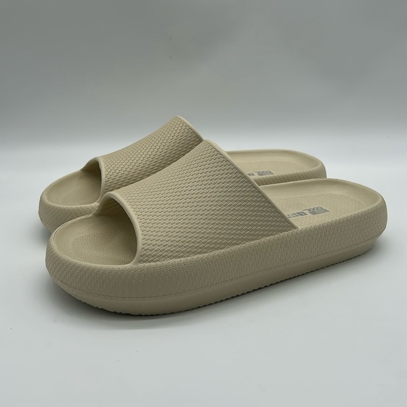 2363- 32 Degrees Cool Cushion Slide Sandals Tan Size W9-10 / M7-8 NWT - Picture 3 of 10